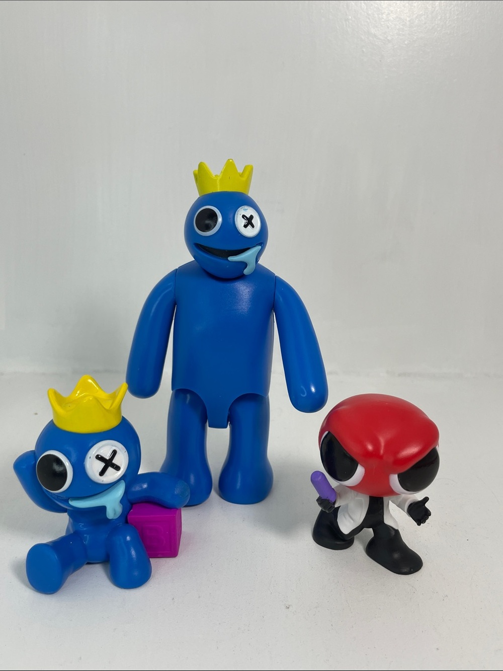 Rainbow Friends Blue & Red Scientist